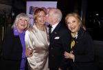 Breukelen 12 februari 2024
Ria Valk viert haar 65 jarig artiesten jubileum en krijgt een koninklijk onderscheiding van de burgemeester van de Ronde Venen. Imca Marina Willeke Alberti Ria Valk Ronnie Tober en Conny Vink