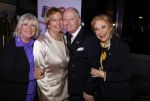Breukelen 12 februari 2024
Ria Valk viert haar 65 jarig artiesten jubileum en krijgt een koninklijk onderscheiding van de burgemeester van de Ronde Venen. Imca Marina Willeke Alberti Ria Valk Ronnie Tober en Conny Vink
