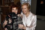 Breukelen 12 februari 2024
Ria Valk viert haar 65 jarig artiesten jubileum en krijgt een koninklijk onderscheiding van de burgemeester van de Ronde Venen. Imca Marina kwam met haar hondje
