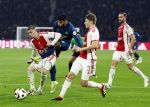 Amsterdam, 3 Februari 2024 AJAX-PSV, eindstand 1-1
Kompetitie Seizoen 2023-2024
Ismael Saibari Anton Gaaei Jordan Henderson en Kenneth Taylor