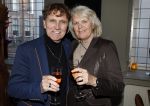 Breukelen 12 februari 2024
Ria Valk viert haar 65 jarig artiesten jubileum en krijgt een koninklijk onderscheiding van de burgemeester van de Ronde Venen. Jacques Herb met partner
