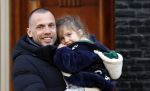 Amsterdam 27 januari 2024
Johnny Heitinga samen met zijn dochter op straat in Amsterdam zuid.