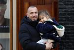 Amsterdam 27 januari 2024
Johnny Heitinga samen met zijn dochter op straat in Amsterdam zuid.