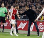 Amsterdam, 3 Februari 2024 AJAX-PSV, eindstand 1-1
Kompetitie Seizoen 2023-2024
Jordan Henderson en Johnny v t Schip