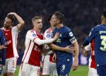 Amsterdam, 3 Februari 2024 AJAX-PSV, eindstand 1-1
Kompetitie Seizoen 2023-2024
Luuk de Jong met Kenneth Taylor