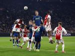 Amsterdam, 3 Februari 2024 AJAX-PSV, eindstand 1-1
Kompetitie Seizoen 2023-2024
Luuk de Jong met Kenneth Taylor en Jorrel Hato