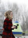 Nederland 5 februari 2024
Matthijs v Nieuwkerk en zijn vriendin Martha Riemsma bij benzinepomp .