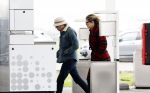 Nederland 5 februari 2024
Matthijs v Nieuwkerk en zijn vriendin Martha Riemsma bij benzinepomp .