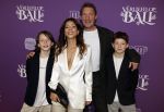 Den Bosch 27 januari 2024
Premiere verliefd op ibiza in de Brabant Hallen. Nadja Hupscher kwam met haar man en zoons