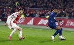 Amsterdam, 3 Februari 2024 AJAX-PSV, eindstand 1-1
Kompetitie Seizoen 2023-2024
Patrick v Aanholt en Kristian Hlynsson