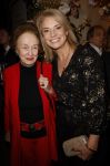 Amsterdam 20 december 2023
Premiere kerstcircus in Carre. Pernille la Lau met moeder dochter en ...