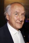 Breukelen 12 februari 2024
Ria Valk viert haar 65 jarig artiesten jubileum en krijgt een koninklijk onderscheiding van de burgemeester van de Ronde Venen. Peter Koelewijn
