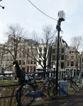 Amsterdam 7 februari 2024
Prinses Amalia woont weer in Amsterdam . Haar huis en de grachten zijn gigantisch goed beveiligd met heel veel beveiligingscamera's . OOk publiek / nieuwsgierigen blijven voor haar huis staan kijken .