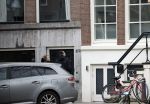 Amsterdam 7 februari 2024
Prinses Amalia woont weer in Amsterdam . Haar huis en de grachten zijn gigantisch goed beveiligd met heel veel beveiligingscamera's . OOk publiek / nieuwsgierigen blijven voor haar huis staan kijken .