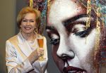 Breukelen 12 februari 2024
Ria Valk viert haar 65 jarig artiesten jubileum en krijgt een koninklijk onderscheiding van de burgemeester van de Ronde Venen.