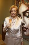Breukelen 12 februari 2024
Ria Valk viert haar 65 jarig artiesten jubileum en krijgt een koninklijk onderscheiding van de burgemeester van de Ronde Venen.