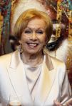 Breukelen 12 februari 2024
Ria Valk viert haar 65 jarig artiesten jubileum en krijgt een koninklijk onderscheiding van de burgemeester van de Ronde Venen.