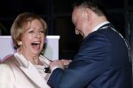 Breukelen 12 februari 2024
Ria Valk viert haar 65 jarig artiesten jubileum en krijgt een koninklijk onderscheiding van de burgemeester van de Ronde Venen.