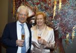 Breukelen 12 februari 2024
Ria Valk viert haar 65 jarig artiesten jubileum en krijgt een koninklijk onderscheiding van de burgemeester van de Ronde Venen. Ria Valk met partner