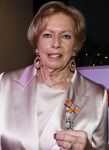Breukelen 12 februari 2024
Ria Valk viert haar 65 jarig artiesten jubileum en krijgt een koninklijk onderscheiding van de burgemeester van de Ronde Venen.