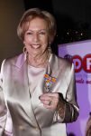 Breukelen 12 februari 2024
Ria Valk viert haar 65 jarig artiesten jubileum en krijgt een koninklijk onderscheiding van de burgemeester van de Ronde Venen.