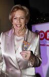Breukelen 12 februari 2024
Ria Valk viert haar 65 jarig artiesten jubileum en krijgt een koninklijk onderscheiding van de burgemeester van de Ronde Venen.