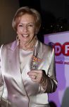 Breukelen 12 februari 2024
Ria Valk viert haar 65 jarig artiesten jubileum en krijgt een koninklijk onderscheiding van de burgemeester van de Ronde Venen.