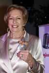 Breukelen 12 februari 2024
Ria Valk viert haar 65 jarig artiesten jubileum en krijgt een koninklijk onderscheiding van de burgemeester van de Ronde Venen.