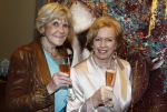 Breukelen 12 februari 2024
Ria Valk viert haar 65 jarig artiesten jubileum en krijgt een koninklijk onderscheiding van de burgemeester van de Ronde Venen. Ria Valk en Astrid Engels