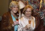 Breukelen 12 februari 2024
Ria Valk viert haar 65 jarig artiesten jubileum en krijgt een koninklijk onderscheiding van de burgemeester van de Ronde Venen. Ria Valk en Astrid Engels