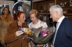 Breukelen 12 februari 2024
Ria Valk viert haar 65 jarig artiesten jubileum en krijgt een koninklijk onderscheiding van de burgemeester van de Ronde Venen. Ria Valk en Carry Tefsen
