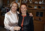 Breukelen 12 februari 2024
Ria Valk viert haar 65 jarig artiesten jubileum en krijgt een koninklijk onderscheiding van de burgemeester van de Ronde Venen. Ria Valk en Carry Tefsen