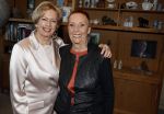 Breukelen 12 februari 2024
Ria Valk viert haar 65 jarig artiesten jubileum en krijgt een koninklijk onderscheiding van de burgemeester van de Ronde Venen. Ria Valk en Carry Tefsen