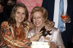 Breukelen 12 februari 2024
Ria Valk viert haar 65 jarig artiesten jubileum en krijgt een koninklijk onderscheiding van de burgemeester van de Ronde Venen. Ria Valk met haar dochter Monique