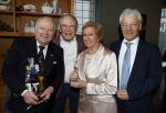 Breukelen 12 februari 2024
Ria Valk viert haar 65 jarig artiesten jubileum en krijgt een koninklijk onderscheiding van de burgemeester van de Ronde Venen. Ronnie Tober en Jan Jochems
