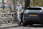 Amsterdam 4 december 2023
Sander Kleinenberg bij benzinepomp en bij zijn huis .