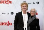 Amsterdam 21 januari 2024
Premiere Jesus Christ Superstar in het DeLaMar theater. Sebas van der Sangen met moeder
