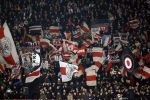 Amsterdam, 3 Februari 2024 AJAX-PSV, eindstand 1-1
Kompetitie Seizoen 2023-2024
Supporters met vlaggen AJAX