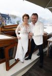 Maarssen 24 februari 2024
Wesly Bronkhorst en Raquel trouwen . Ze kwam met boot aanvaren , Dirk Zeelenberg heeft ze getrouwd.