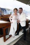 Maarssen 24 februari 2024
Wesly Bronkhorst en Raquel trouwen . Ze kwam met boot aanvaren , Dirk Zeelenberg heeft ze getrouwd.