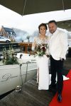 Maarssen 24 februari 2024
Wesly Bronkhorst en Raquel trouwen . Ze kwam met boot aanvaren , Dirk Zeelenberg heeft ze getrouwd.