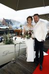 Maarssen 24 februari 2024
Wesly Bronkhorst en Raquel trouwen . Ze kwam met boot aanvaren , Dirk Zeelenberg heeft ze getrouwd.