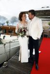Maarssen 24 februari 2024
Wesly Bronkhorst en Raquel trouwen . Ze kwam met boot aanvaren , Dirk Zeelenberg heeft ze getrouwd.