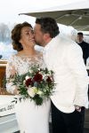 Maarssen 24 februari 2024
Wesly Bronkhorst en Raquel trouwen . Ze kwam met boot aanvaren , Dirk Zeelenberg heeft ze getrouwd.