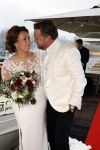 Maarssen 24 februari 2024
Wesly Bronkhorst en Raquel trouwen . Ze kwam met boot aanvaren , Dirk Zeelenberg heeft ze getrouwd.