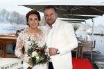 Maarssen 24 februari 2024
Wesly Bronkhorst en Raquel trouwen . Ze kwam met boot aanvaren , Dirk Zeelenberg heeft ze getrouwd.