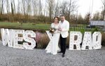 Maarssen 24 februari 2024
Wesly Bronkhorst en Raquel trouwen . Ze kwam met boot aanvaren , Dirk Zeelenberg heeft ze getrouwd.