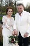 Maarssen 24 februari 2024
Wesly Bronkhorst en Raquel trouwen . Ze kwam met boot aanvaren , Dirk Zeelenberg heeft ze getrouwd.