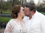 Maarssen 24 februari 2024
Wesly Bronkhorst en Raquel trouwen . Ze kwam met boot aanvaren , Dirk Zeelenberg heeft ze getrouwd.