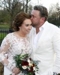 Maarssen 24 februari 2024
Wesly Bronkhorst en Raquel trouwen . Ze kwam met boot aanvaren , Dirk Zeelenberg heeft ze getrouwd.